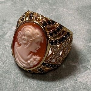 Amedeo Gold Cameo Ring with Black and White Pave Stones Oval